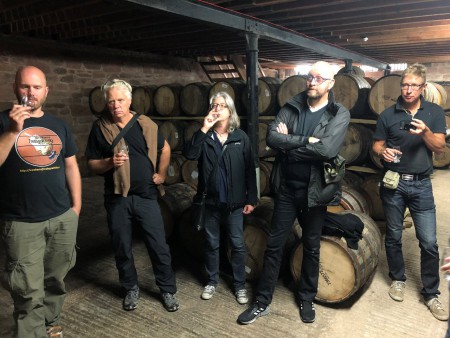 Fredrik, Lars, Karin, Björn och Bertil provsmakar våra samples